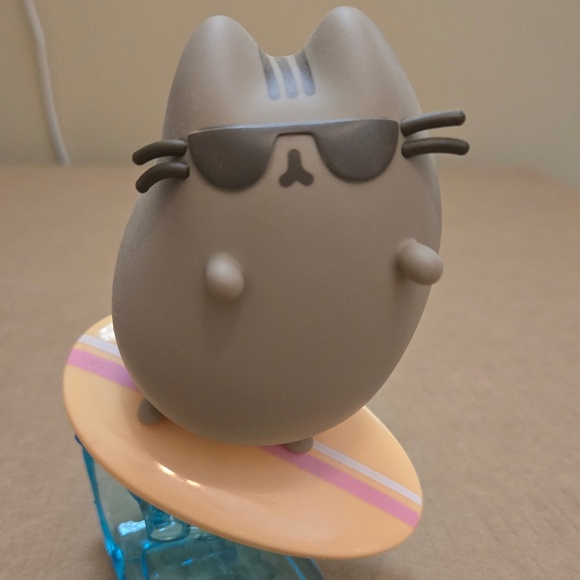 Pusheen Exclusive Box CultureFly Figure Surfing Pusheen - Picture 1 of 5